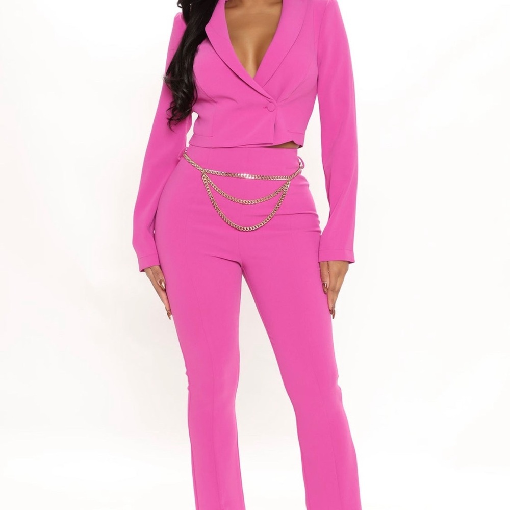 Selling this pink blazer pant set